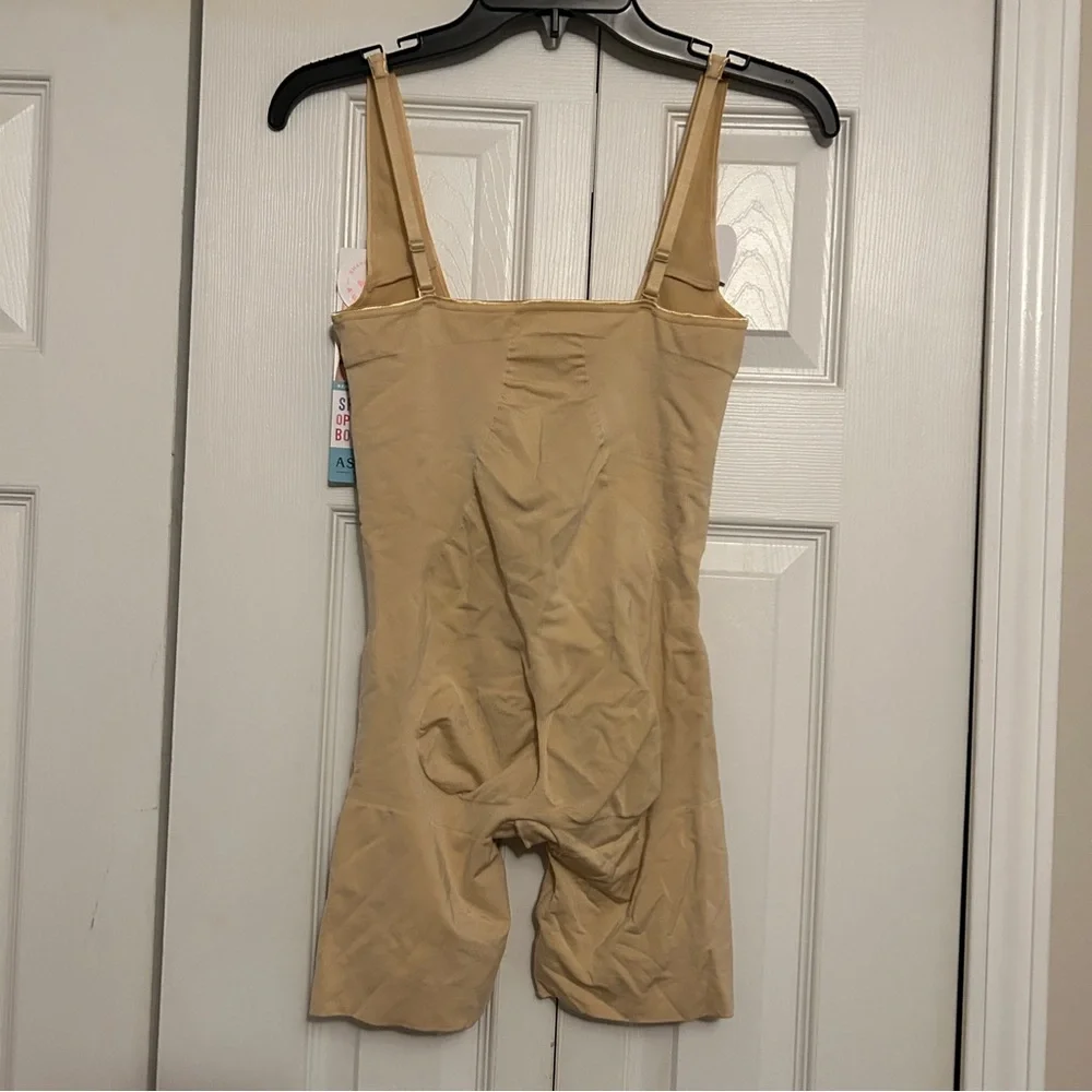 NWT Assets by Spanx open bust body suit shape wear 1X Nude Tan - Picture 12 of 12
